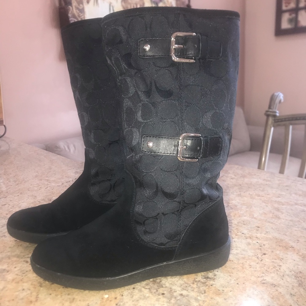 ** COACH TINAH SIGNATURE SUEDE BOOTS** 👢